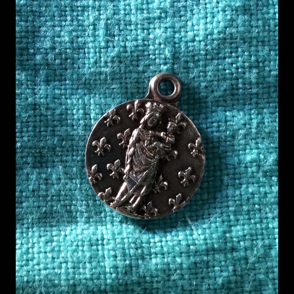 80s Vintage Notre Dame de Paris 1/2" Pendent Charm